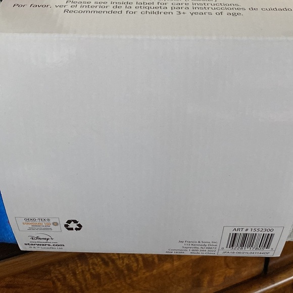 Star Wars Mandalorian Character Pillow and Oversized Throw - Picture 10 of 12